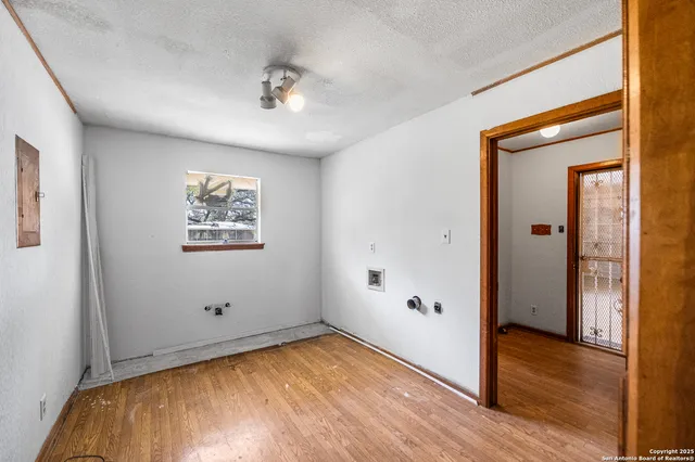 $900,000 | 0 Fm 2200, Devine, TX 78016