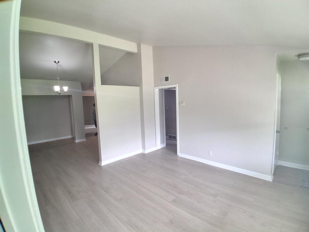 3221 Ridgeview Circle Irving, TX 75062 - Photo 2 of 13