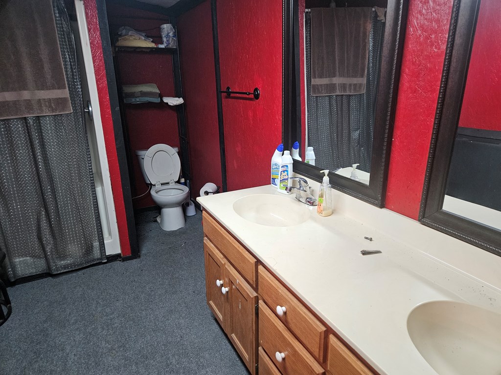 595 Hudson Mill Road Hamilton, GA 31811 - Photo 22 of 76 rest room in shop