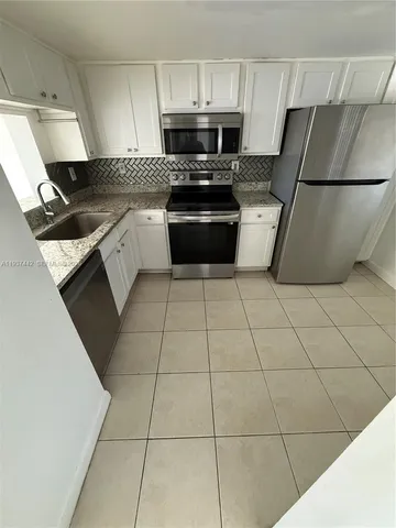 $2,350 | 625 Southwest 113th Way, Unit 625, Pembroke Pines, FL 33025