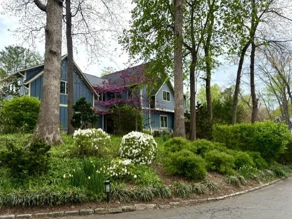 $2,095,000 | 1712 Abbey Oak Drive, Vienna, VA 22182