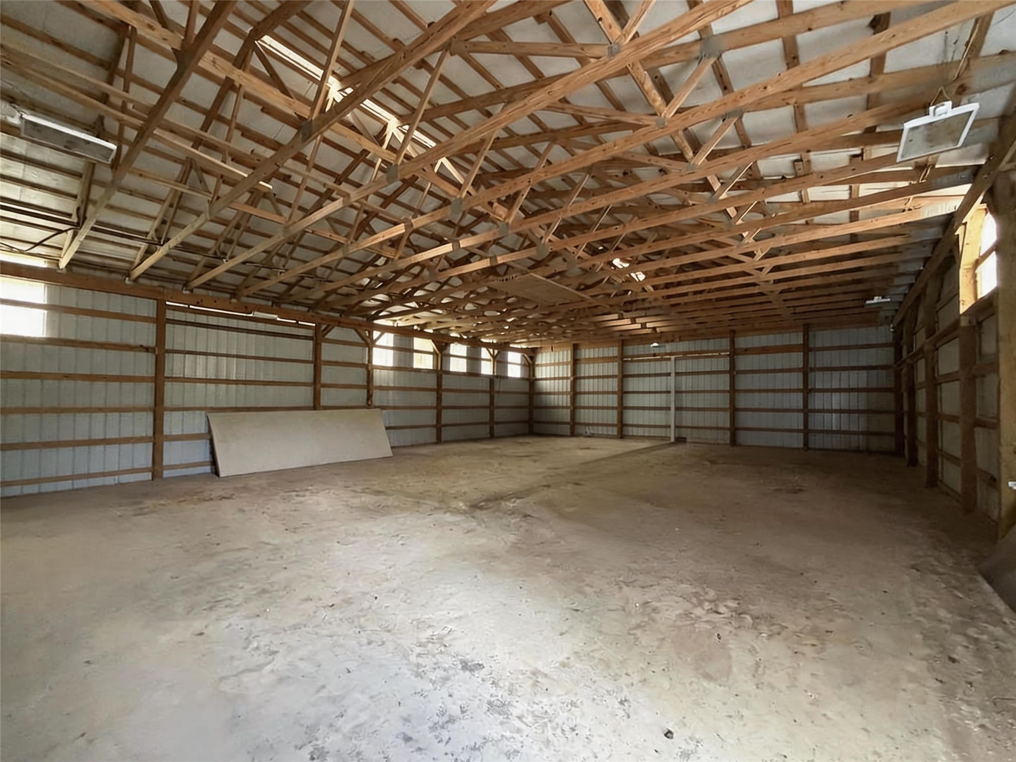 4680 County Road 611 Angleton, TX 77515 - Photo 4 of 9 a view of empty room