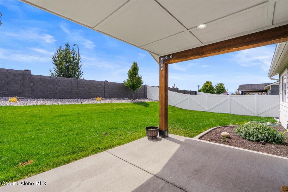 8544 West Seed Avenue Rathdrum, ID 83858 - Photo 32 of 41 32-Patio