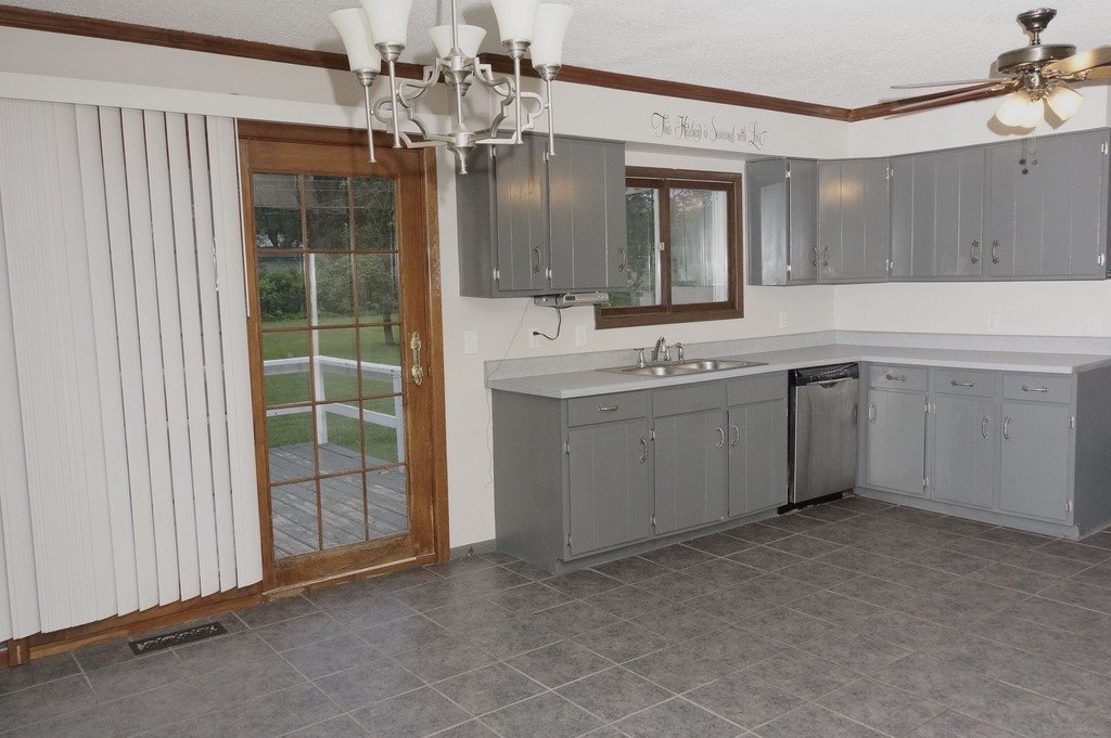 315 Rockingham Avenue Alma, MI 48801 - Photo 17 of 34 1818095-16.JPG