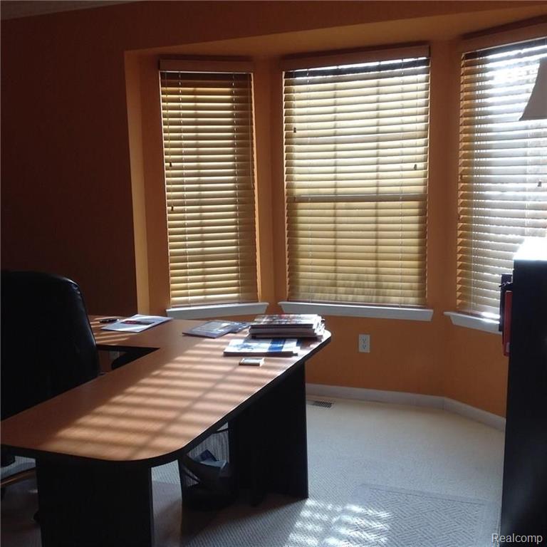 922 Ridgeview Circle Lake Orion, MI 48362 - Photo 24 of 29