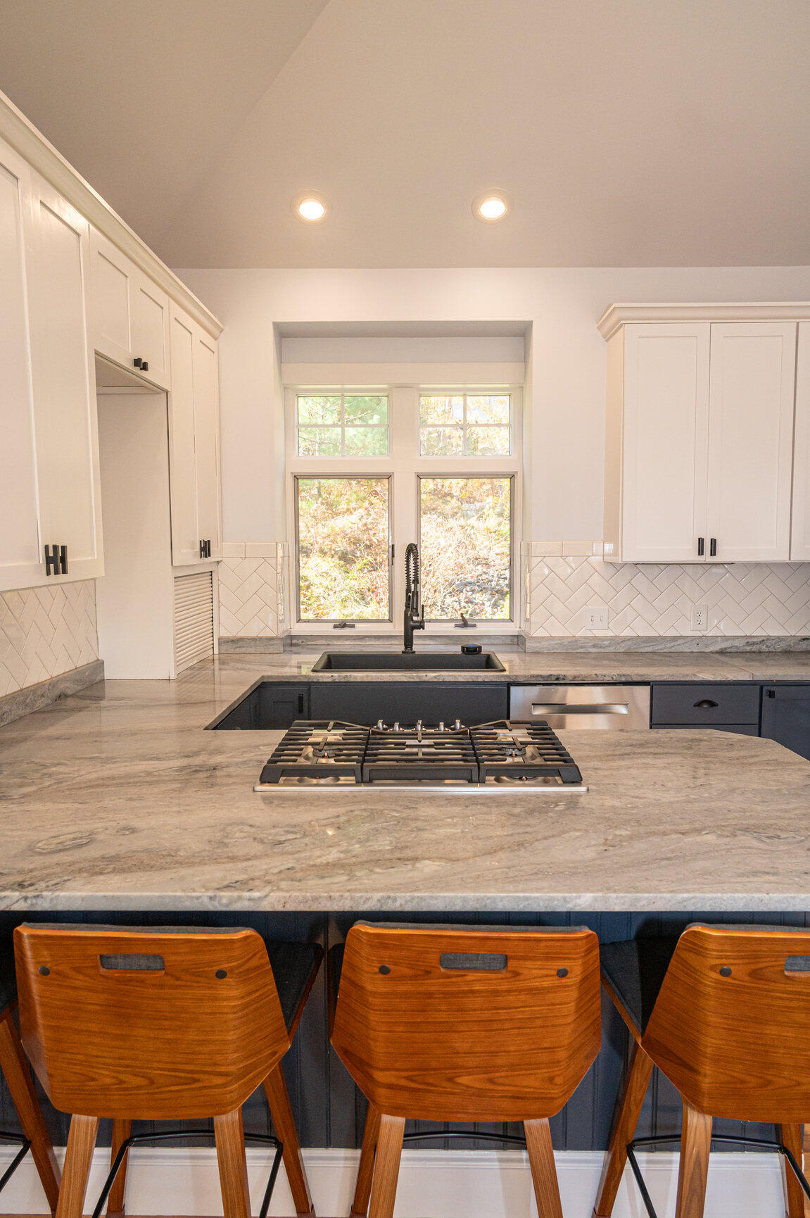 214 Pleasant Valley Road Cumberland Center, ME 04021 - Photo 11 of 70 1st Floor-8142