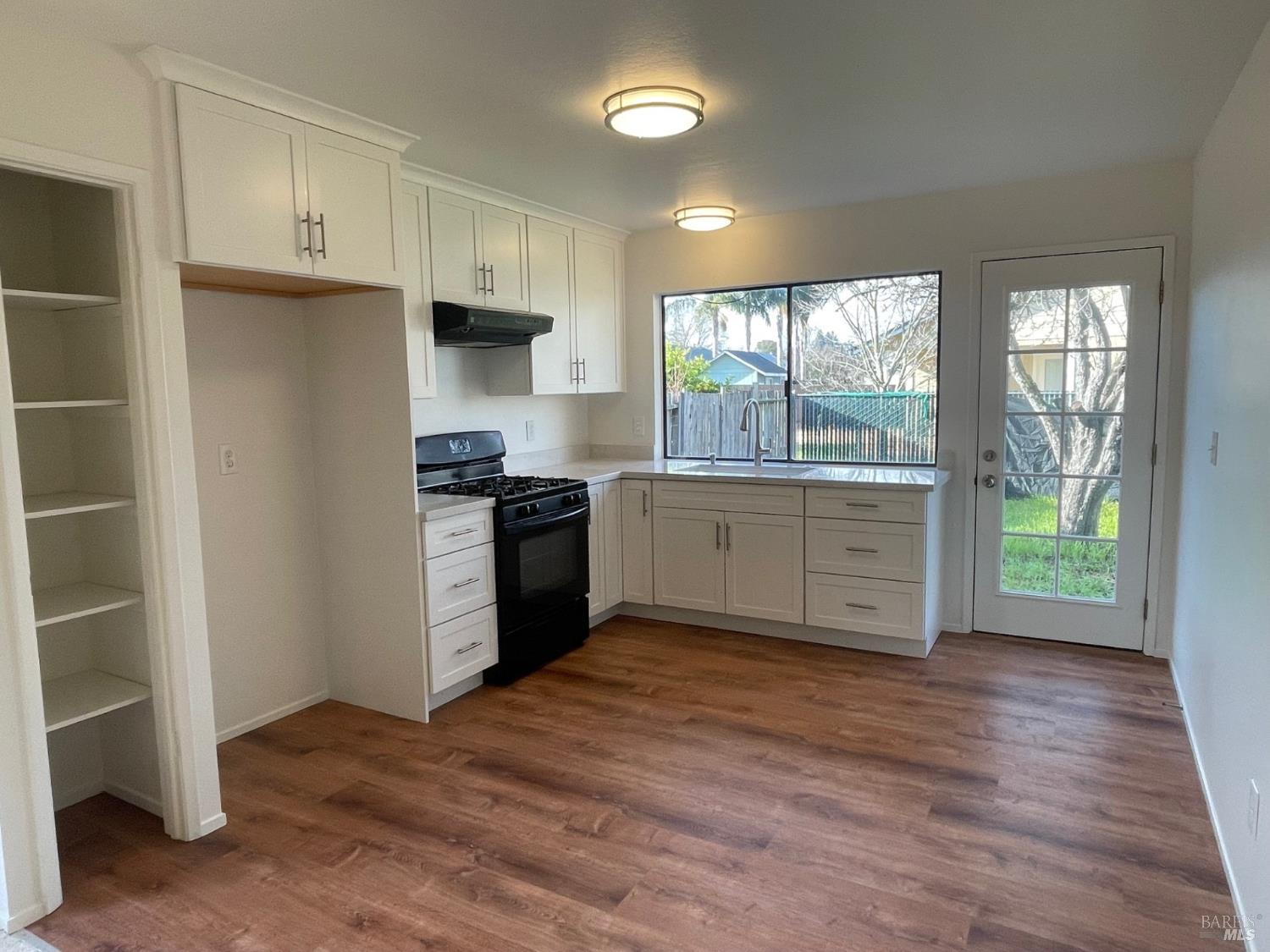 761 Brett Avenue Rohnert Park, CA 94928 - Photo 7 of 17