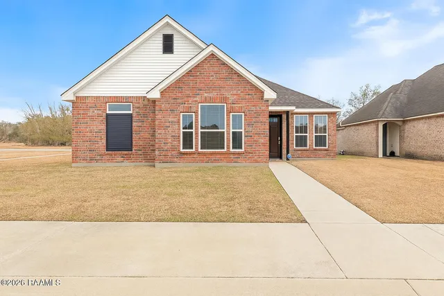 $220,000 | 408 Wisteria Bend Circle, Carencro, LA 70520