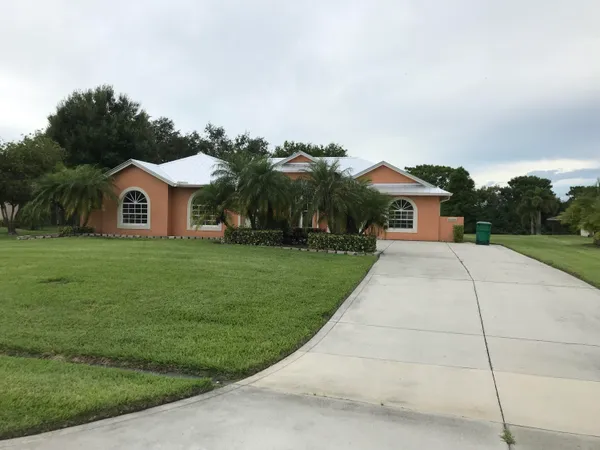 $525,000 | 2225 Southeast 9th Avenue, Okeechobee, FL 34974