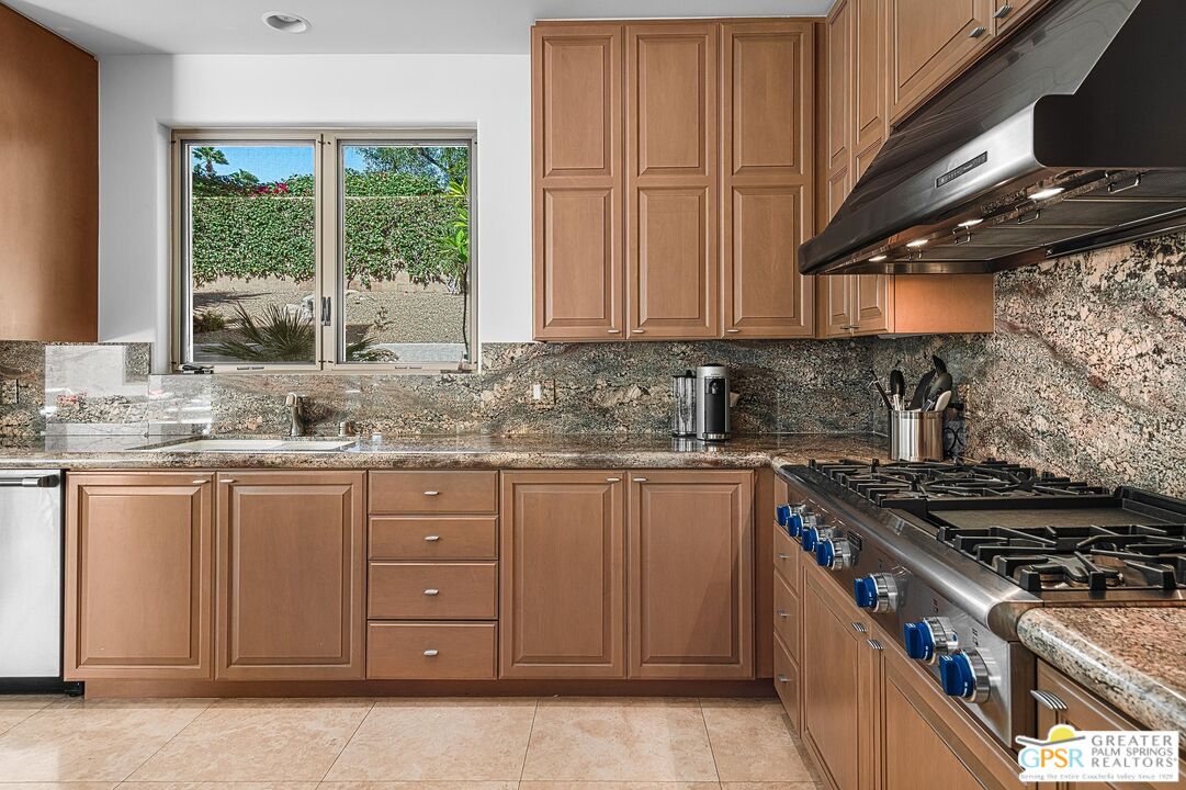 27 Ambassador Circle Rancho Mirage, CA 92270 - Photo 21 of 38