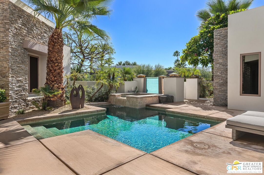 27 Ambassador Circle Rancho Mirage, CA 92270 - Photo 3 of 38