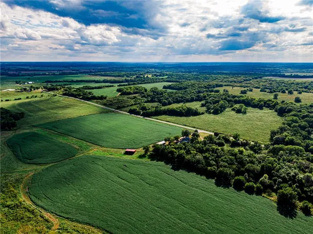 $654,000 | 4689 Highway 7, Mound City, KS 66056