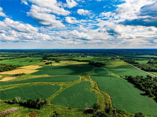 $654,000 | 4689 Highway 7, Mound City, KS 66056