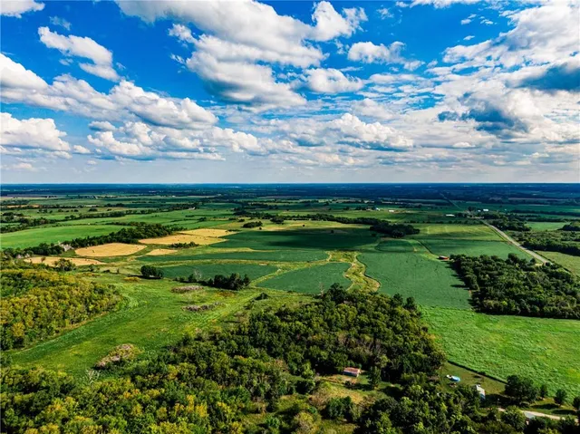 $654,000 | 4689 Highway 7, Mound City, KS 66056