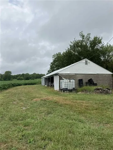 $654,000 | 4689 Highway 7, Mound City, KS 66056