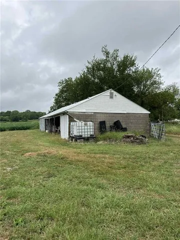 $654,000 | 4689 Highway 7, Mound City, KS 66056