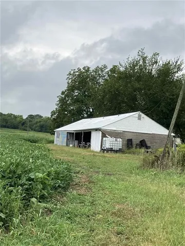 $654,000 | 4689 Highway 7, Mound City, KS 66056