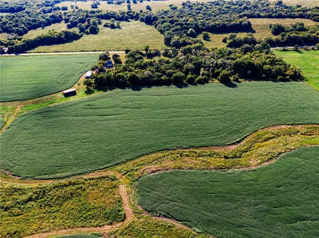 $654,000 | 4689 Highway 7, Mound City, KS 66056