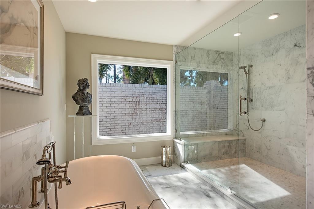 168 Edgemere Way South Naples, FL 34105 - Photo 11 of 30 Gallery Image 11