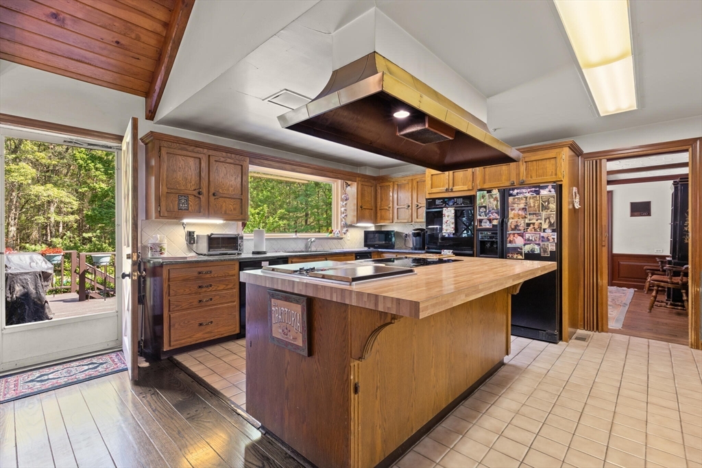 166 Prides Crossing Road Sudbury, MA 01776 - Photo 17 of 36 Gallery Image 17