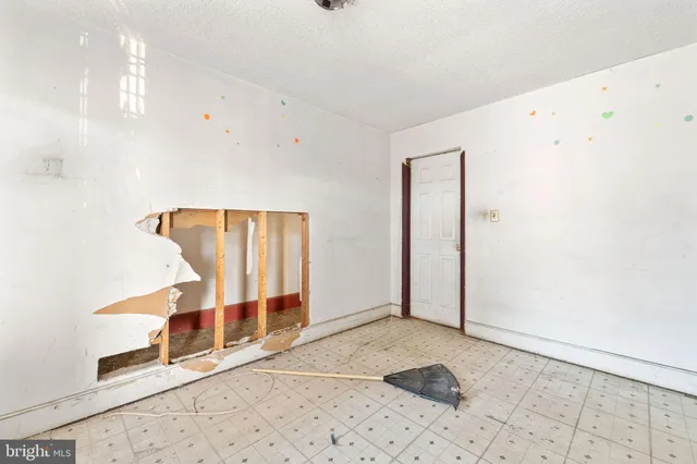 $125,000 | 2622 Saunders Street, Camden, NJ 08105