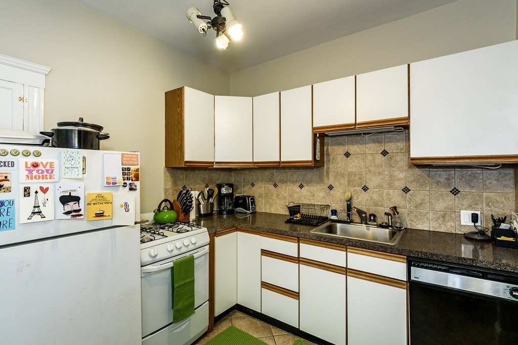 153 Strathmore Road, Unit 1 Boston, MA 02135 - Photo 8 of 16 Gallery Image 8