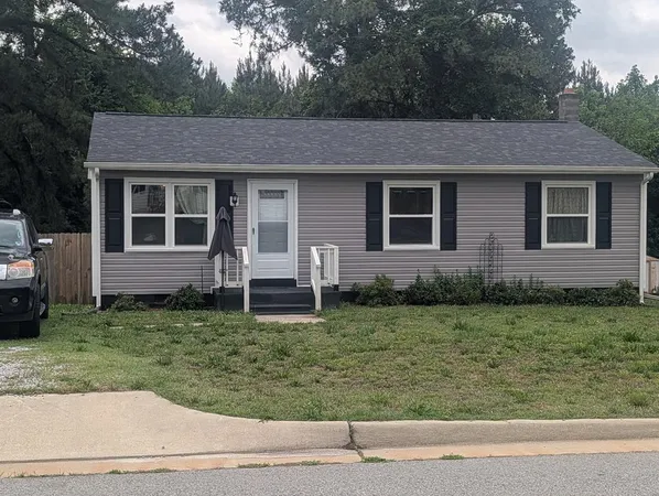 $194,900 | 106 Viewbank Street, Blackstone, VA 23824