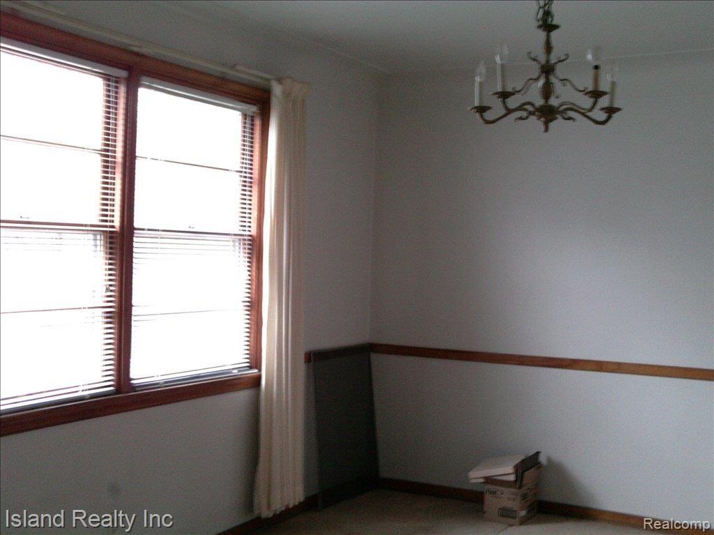 20546 Meridian Road Grosse Ile, MI 48138 - Photo 6 of 15 meridian drSAM_0219