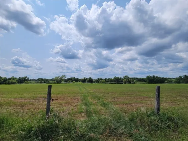 $287,500 | 1770 A Louisiana Road, Princeton, KS 66078