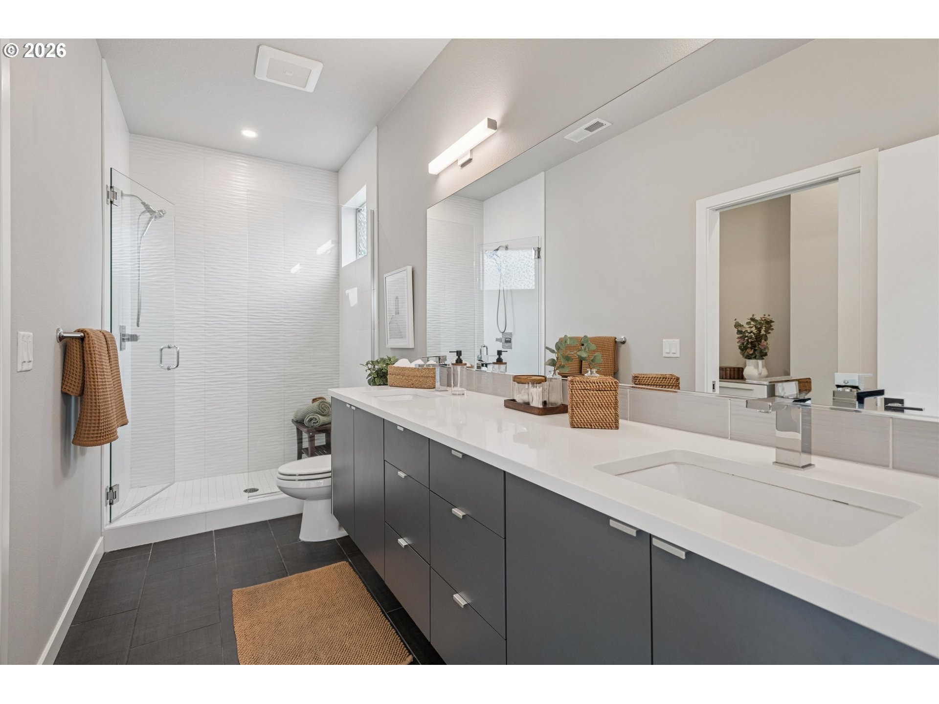 2511 Southeast 29th Avenue Portland, OR 97202 - Photo 17 of 39 Bathroom