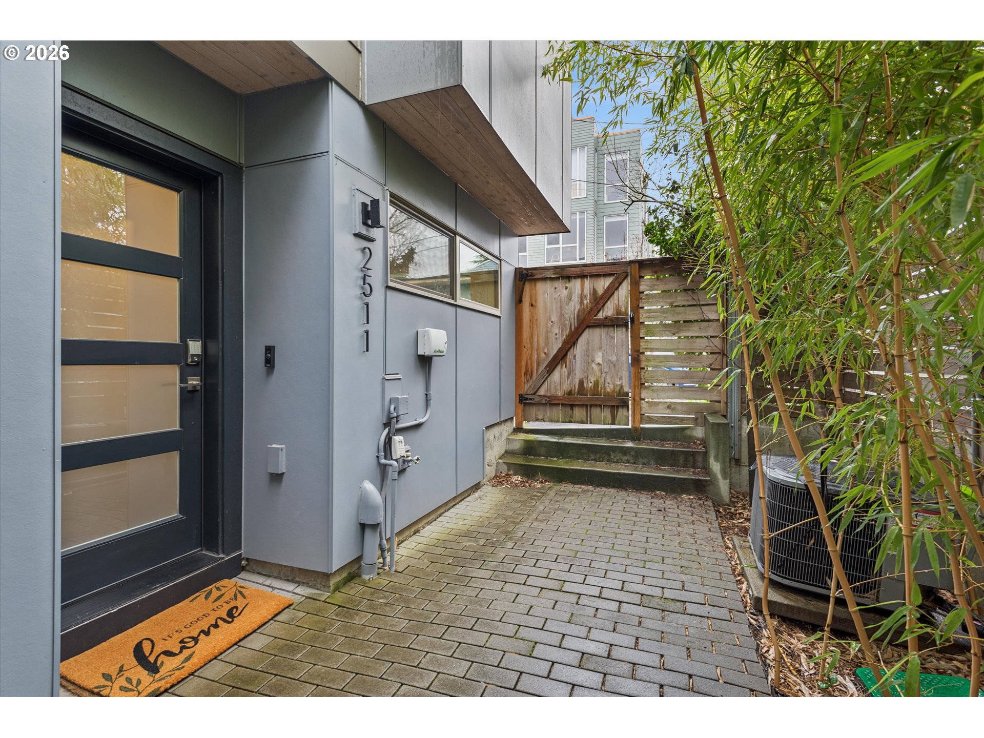 2511 Southeast 29th Avenue Portland, OR 97202 - Photo 4 of 39 Courtyard