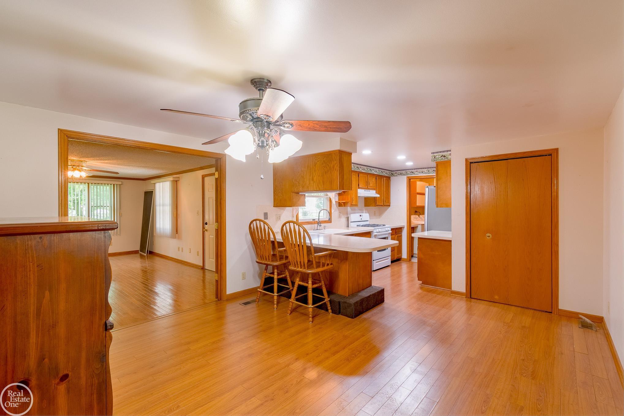 240 Michelson Road Rochester, MI 48307 - Photo 9 of 23 50150718-1af46501-a935-48c9-85ab-cbb275f988c0.JPG