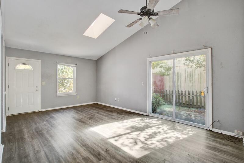 108 Mickler Drive Ladson, SC 29456 - Photo 3 of 39 108 (27)