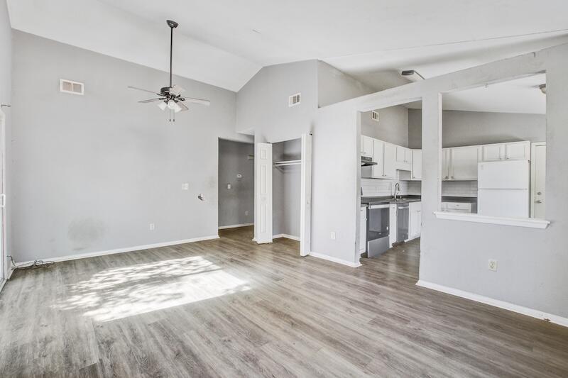 108 Mickler Drive Ladson, SC 29456 - Photo 5 of 39 108 (12)