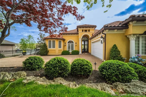 $2,599,000 | 582 Brookhaven Lane, Sunrise Beach, MO 65079