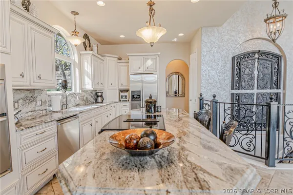 $2,599,000 | 582 Brookhaven Lane, Sunrise Beach, MO 65079