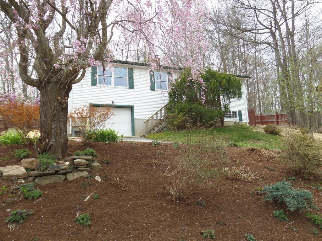 7 East Brookfield Road North Brookfield, MA 01535 - Photo 1 of 32 Gallery Image 1