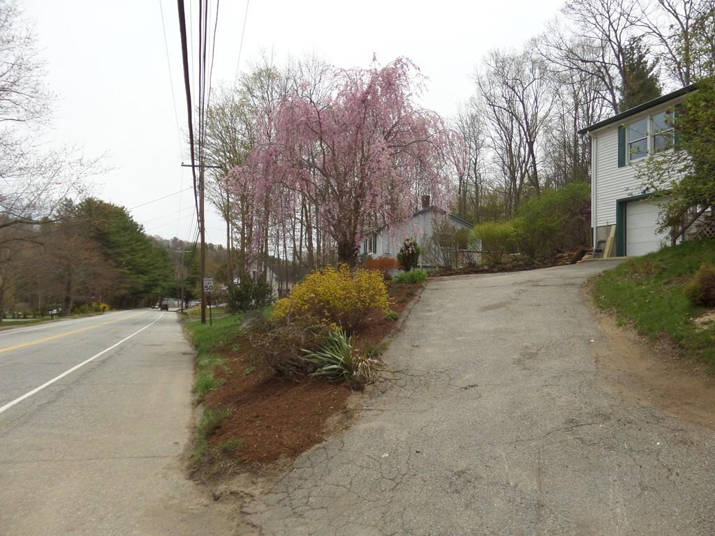 7 East Brookfield Road North Brookfield, MA 01535 - Photo 4 of 32 Gallery Image 4