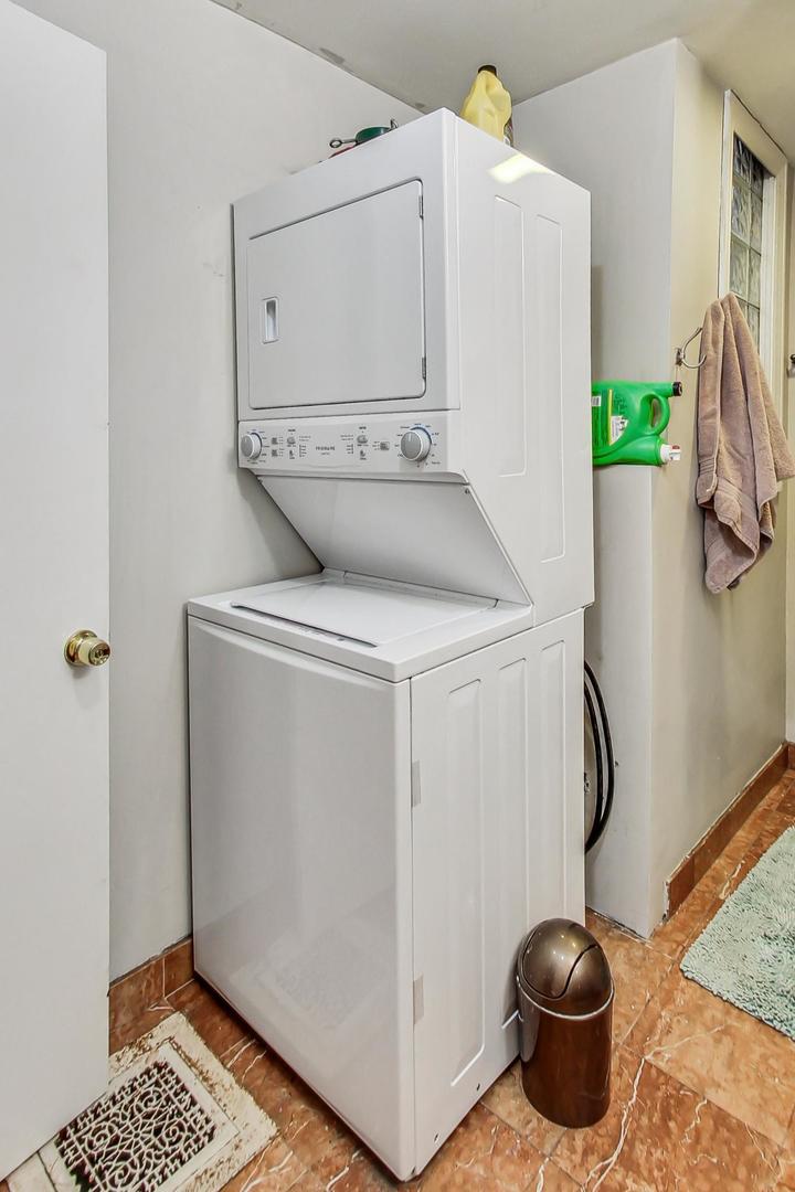 1460 West Irving Park Road Chicago, IL 60613 - Photo 22 of 49 Gallery Image 22