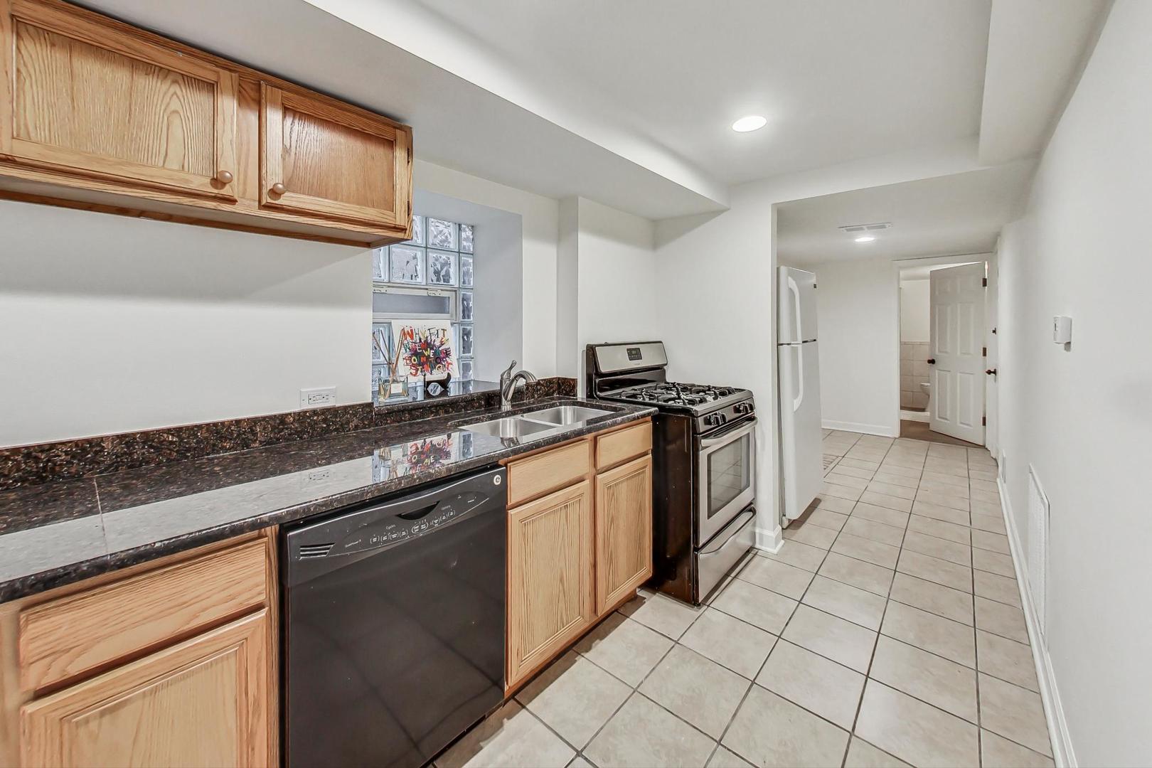 1460 West Irving Park Road Chicago, IL 60613 - Photo 37 of 49 Gallery Image 37