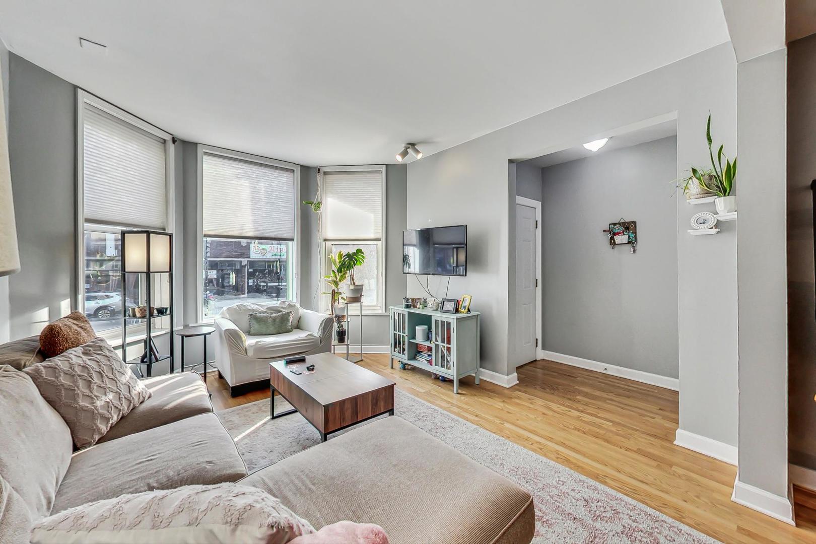 1460 West Irving Park Road Chicago, IL 60613 - Photo 5 of 49 Gallery Image 5