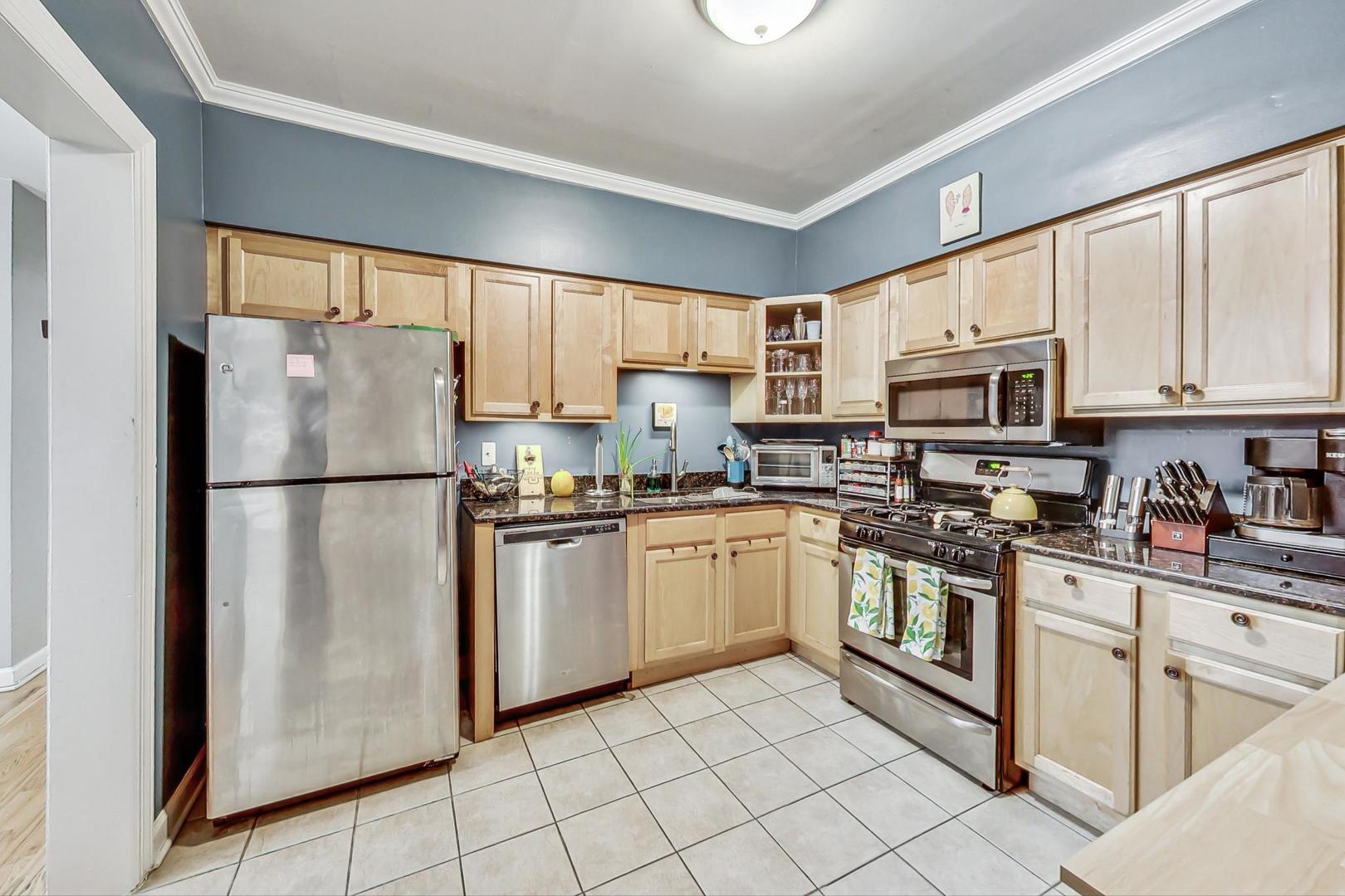 1460 West Irving Park Road Chicago, IL 60613 - Photo 10 of 49 Gallery Image 10