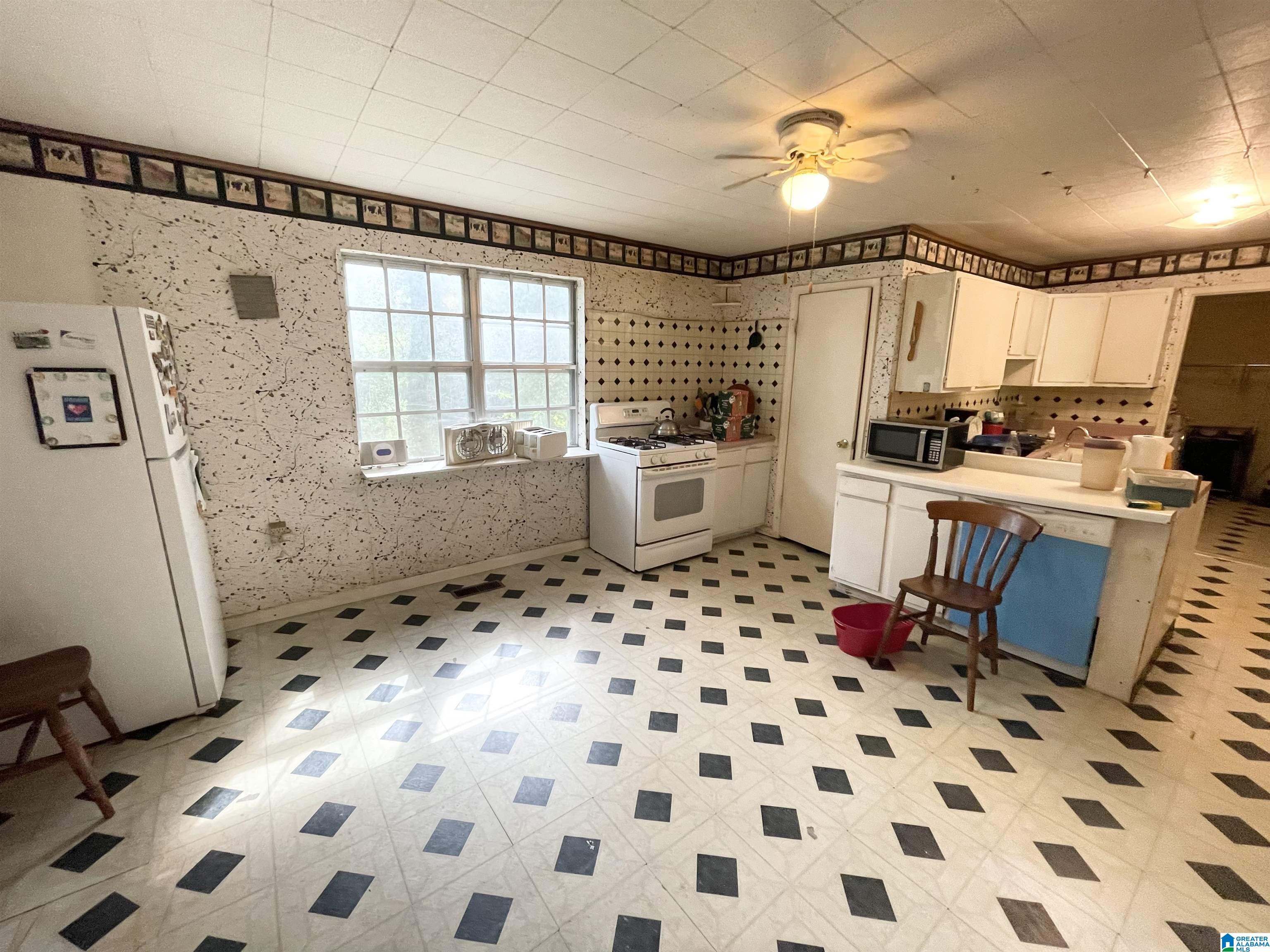 677 Old Walker Road Cleveland, AL 35049 - Photo 8 of 38