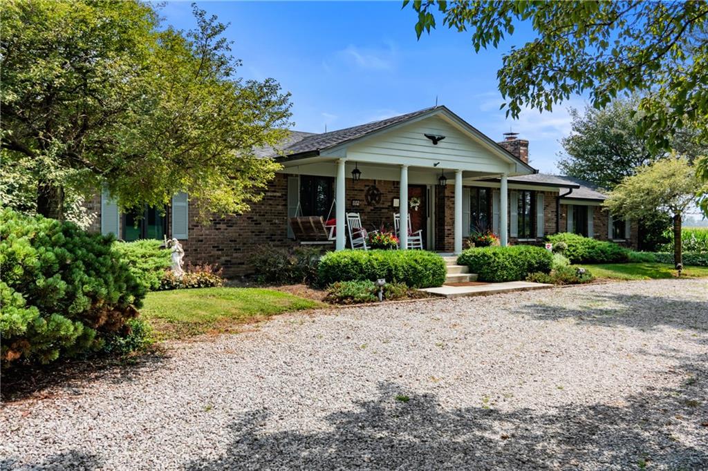 8221 South Mitthoeffer Road Indianapolis, IN 46259 - Photo 2 of 39 Gallery Image 2