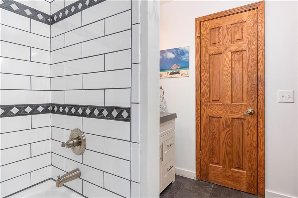 8221 South Mitthoeffer Road Indianapolis, IN 46259 - Photo 25 of 39 Gallery Image 25