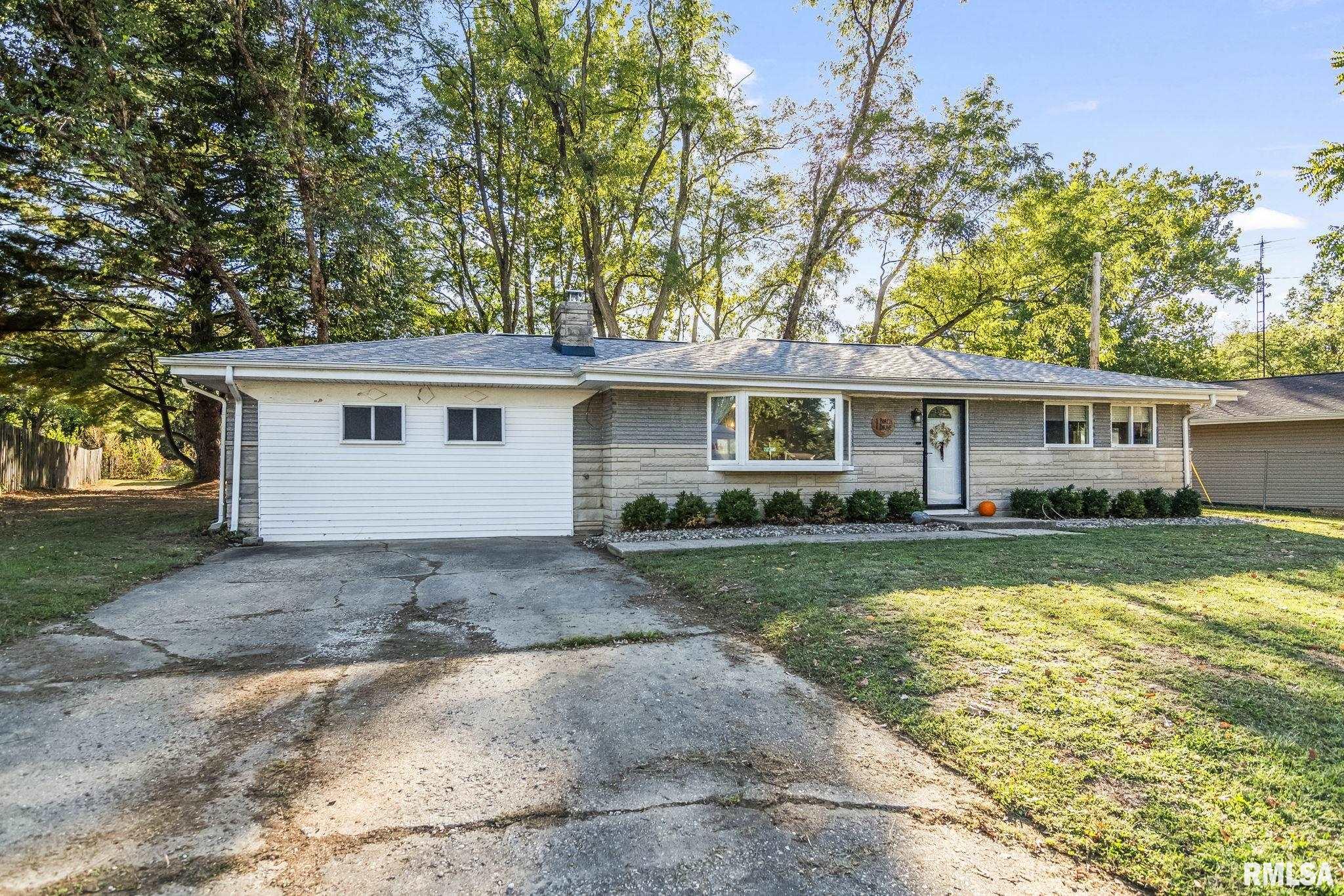 1 Birch Drive Chatham, IL 62629 - Photo 3 of 28