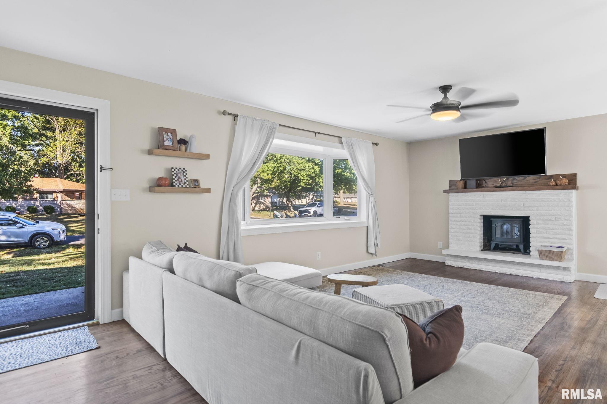 1 Birch Drive Chatham, IL 62629 - Photo 5 of 28