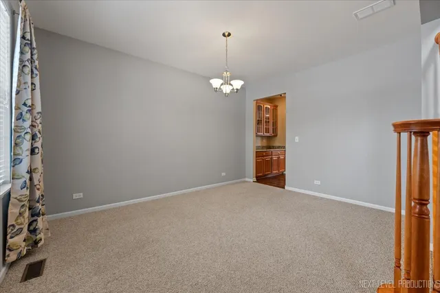 $3,500 | 706 Versailles Parkway, Oswego, IL 60543