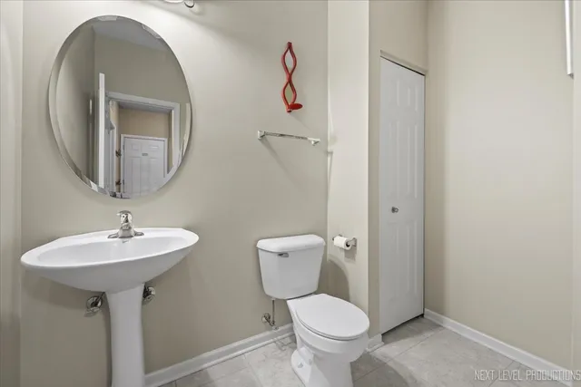 $3,500 | 706 Versailles Parkway, Oswego, IL 60543