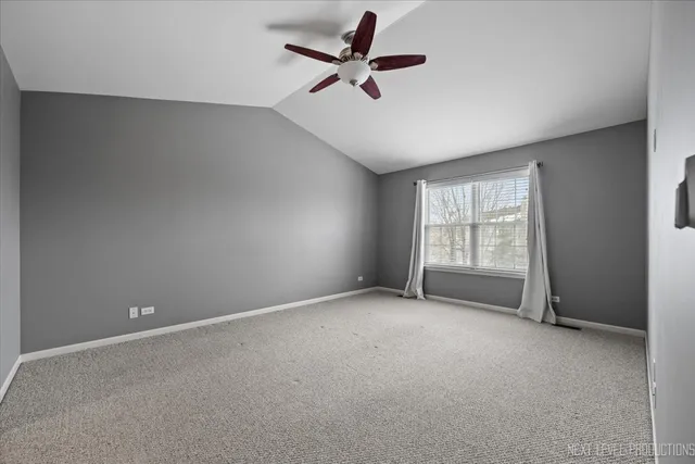 $3,500 | 706 Versailles Parkway, Oswego, IL 60543